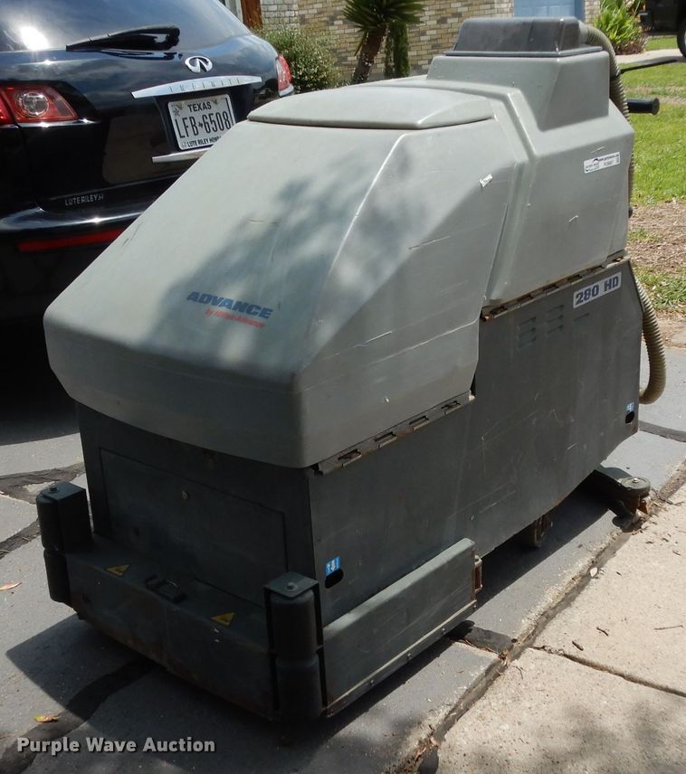 image for item FU9867 Advance 280HD floor scrubber