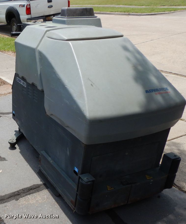 image for item FU9867 Advance 280HD floor scrubber