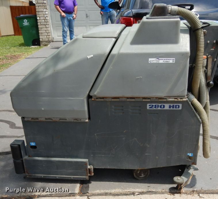 image for item FU9867 Advance 280HD floor scrubber