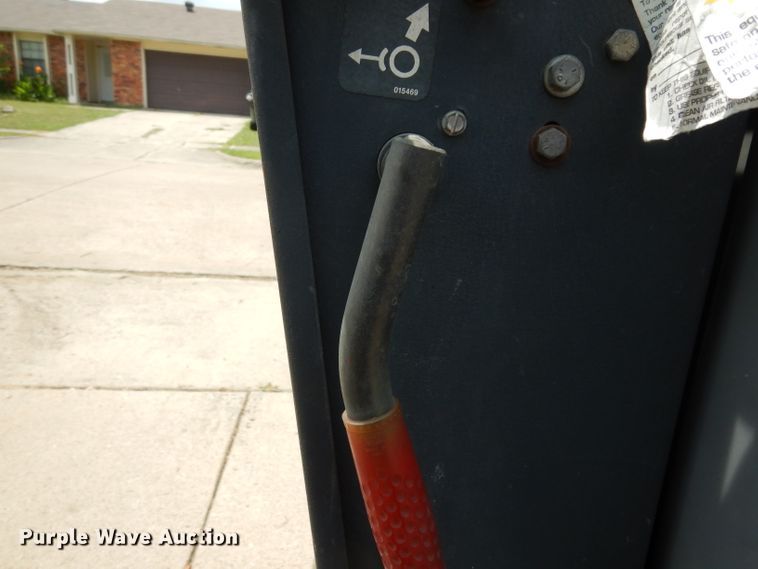 image for item FU9867 Advance 280HD floor scrubber