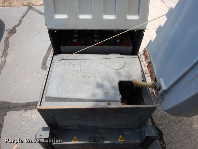 image for item FU9867 Advance 280HD floor scrubber