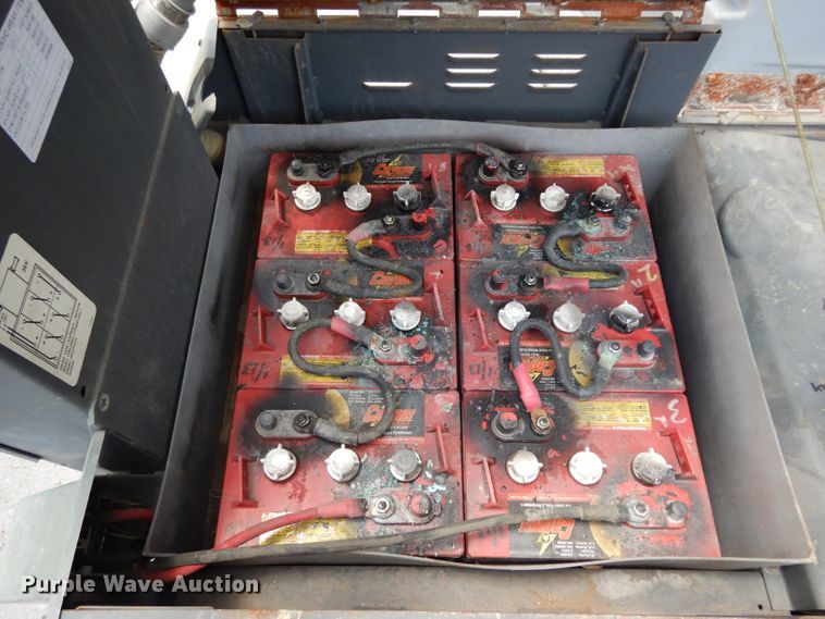 image for item FU9867 Advance 280HD floor scrubber