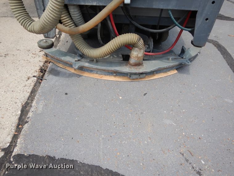 image for item FU9867 Advance 280HD floor scrubber