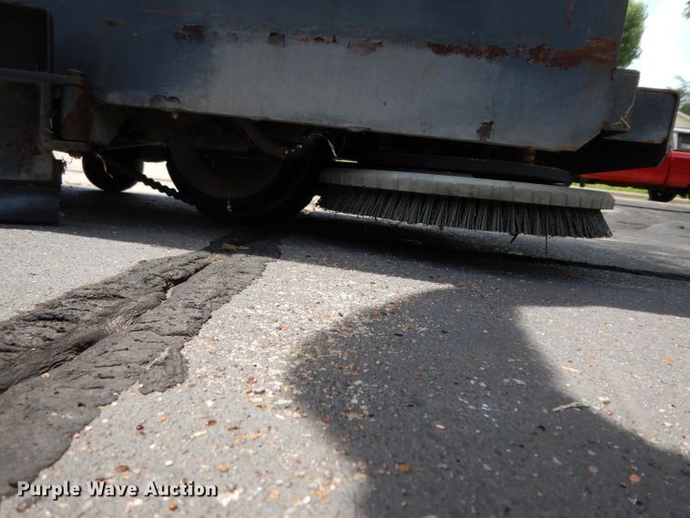 image for item FU9867 Advance 280HD floor scrubber