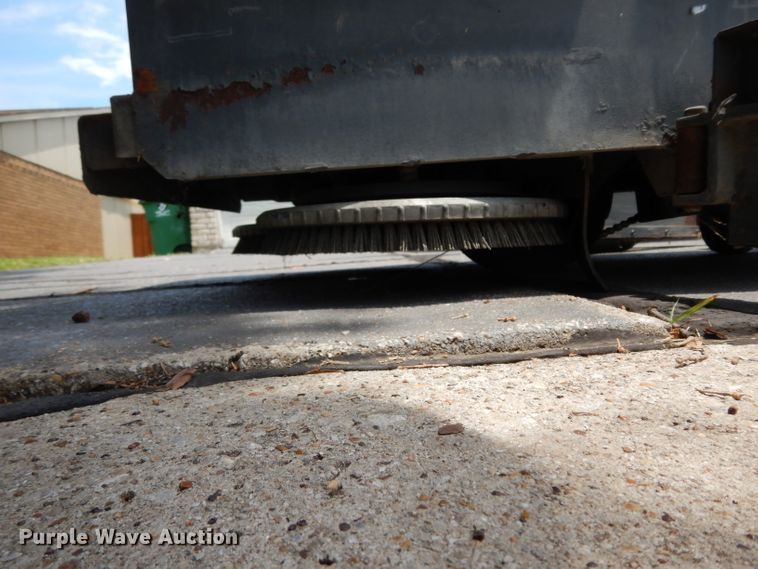 image for item FU9867 Advance 280HD floor scrubber