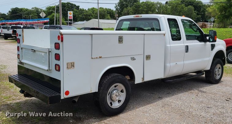 image for item FX9538 2008 Ford F250 Super Duty  SuperCab utility bed pickup truck