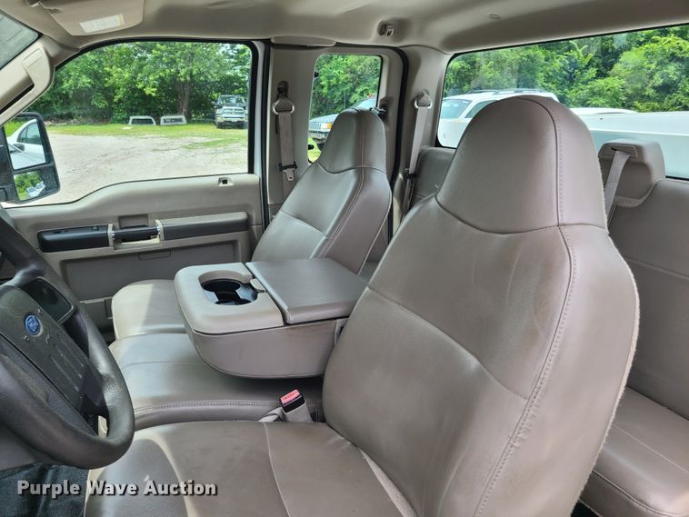 image for item FX9538 2008 Ford F250 Super Duty  SuperCab utility bed pickup truck