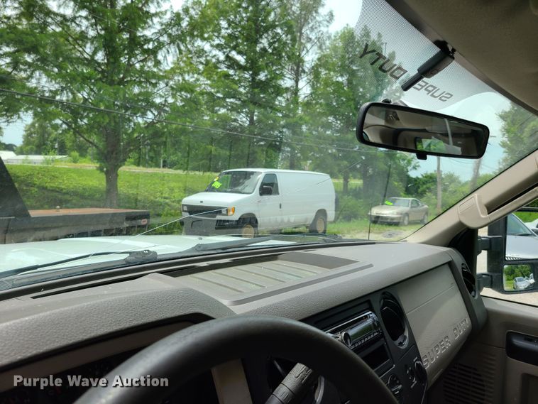 image for item FX9538 2008 Ford F250 Super Duty  SuperCab utility bed pickup truck