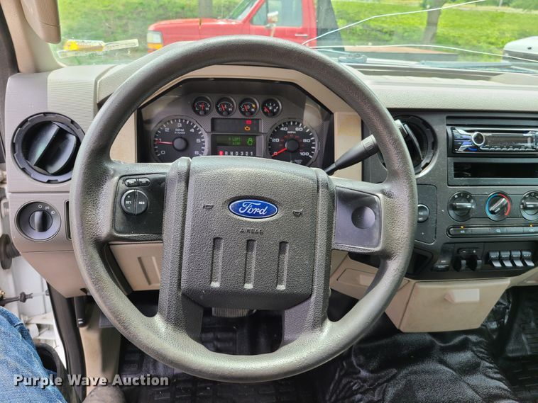 image for item FX9538 2008 Ford F250 Super Duty  SuperCab utility bed pickup truck