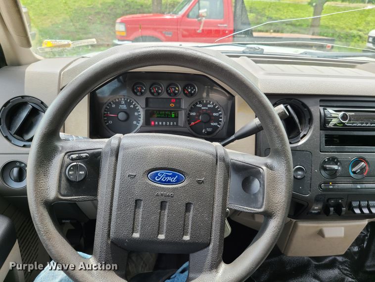 image for item FX9538 2008 Ford F250 Super Duty  SuperCab utility bed pickup truck