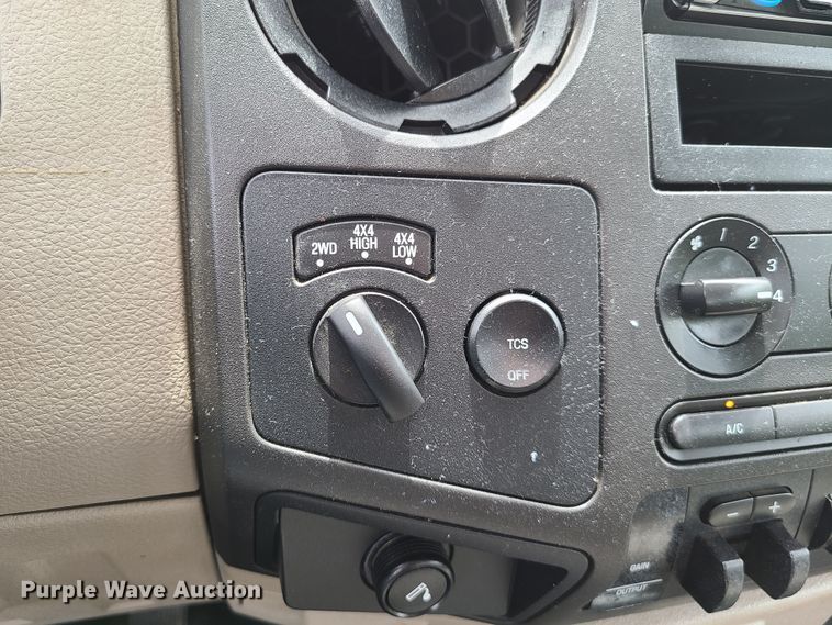 image for item FX9538 2008 Ford F250 Super Duty  SuperCab utility bed pickup truck