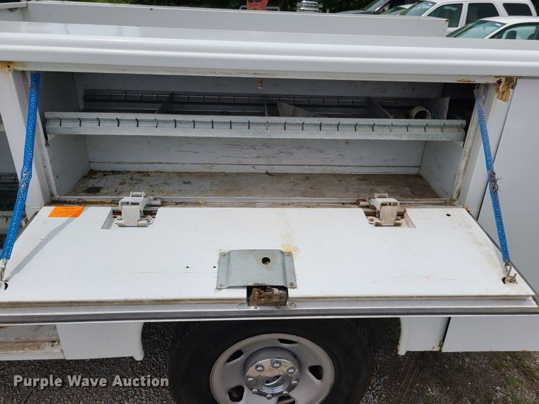 image for item FX9538 2008 Ford F250 Super Duty  SuperCab utility bed pickup truck