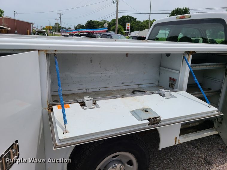 image for item FX9538 2008 Ford F250 Super Duty  SuperCab utility bed pickup truck