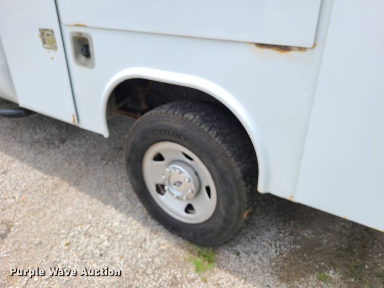 image for item FX9538 2008 Ford F250 Super Duty  SuperCab utility bed pickup truck