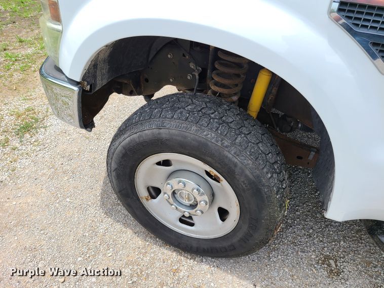 image for item FX9538 2008 Ford F250 Super Duty  SuperCab utility bed pickup truck