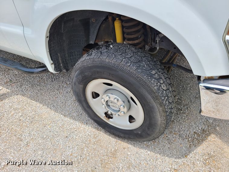 image for item FX9538 2008 Ford F250 Super Duty  SuperCab utility bed pickup truck