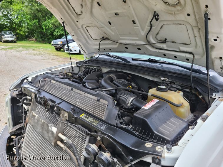 image for item FX9538 2008 Ford F250 Super Duty  SuperCab utility bed pickup truck