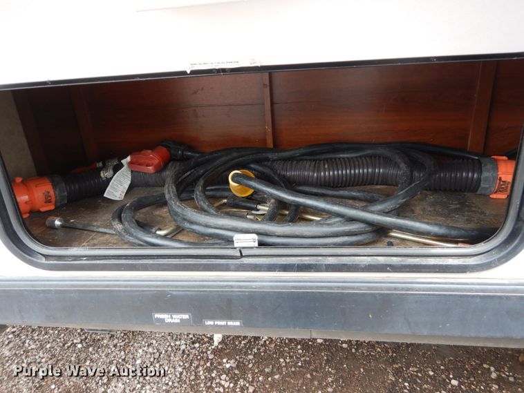 image for item GA9104 2015 Lacrosse Luxury Lite camper