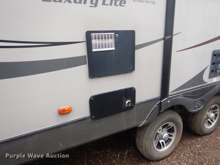 image for item GA9104 2015 Lacrosse Luxury Lite camper