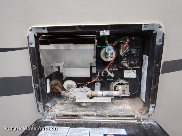 image for item GA9104 2015 Lacrosse Luxury Lite camper