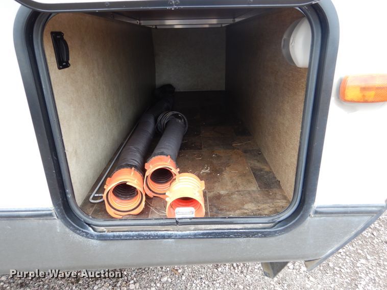 image for item GA9104 2015 Lacrosse Luxury Lite camper