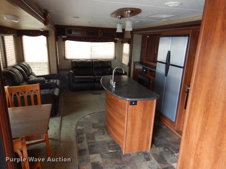 image for item GA9104 2015 Lacrosse Luxury Lite camper