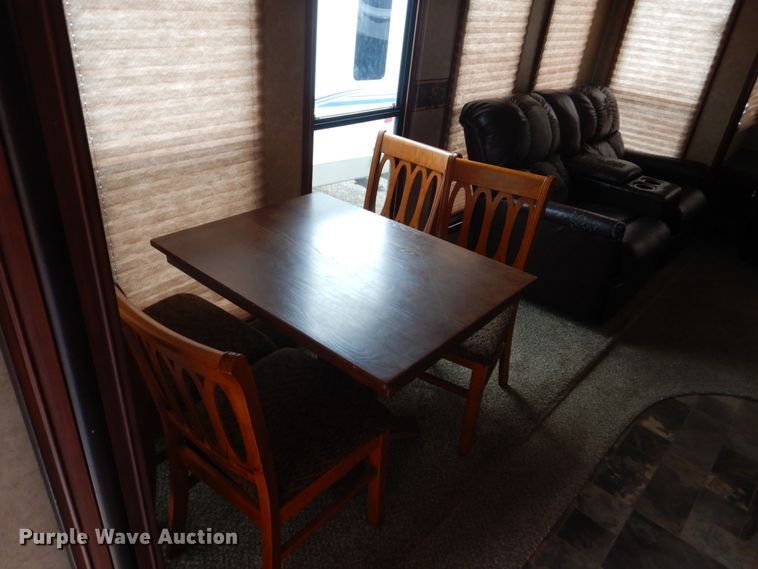 image for item GA9104 2015 Lacrosse Luxury Lite camper