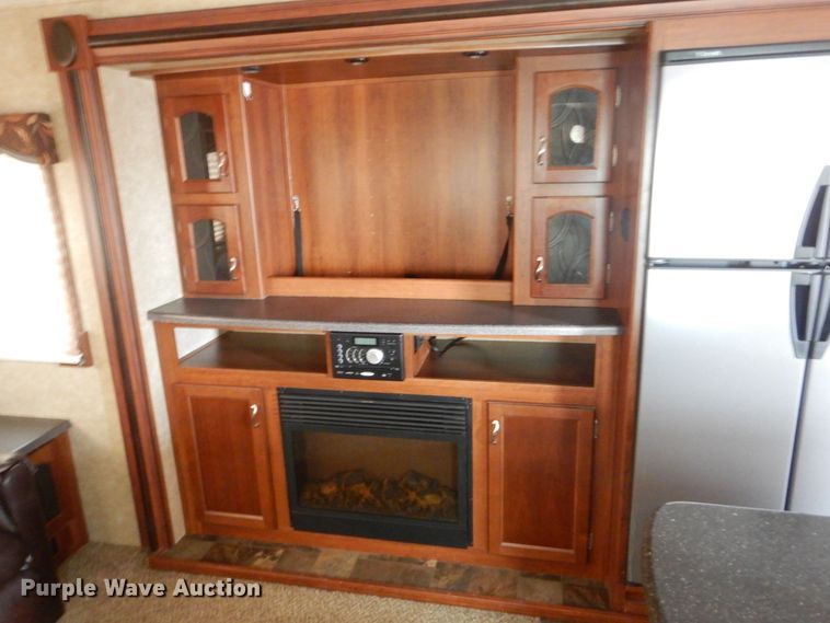 image for item GA9104 2015 Lacrosse Luxury Lite camper