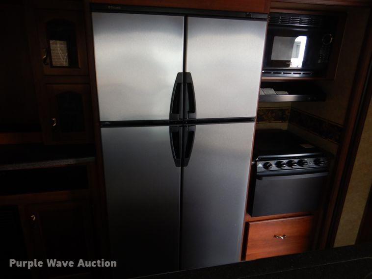 image for item GA9104 2015 Lacrosse Luxury Lite camper