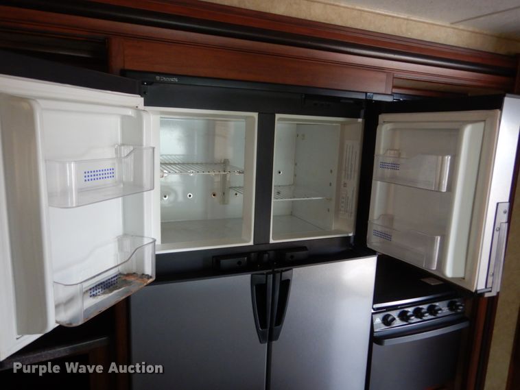 image for item GA9104 2015 Lacrosse Luxury Lite camper