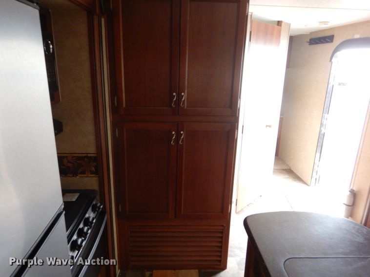 image for item GA9104 2015 Lacrosse Luxury Lite camper