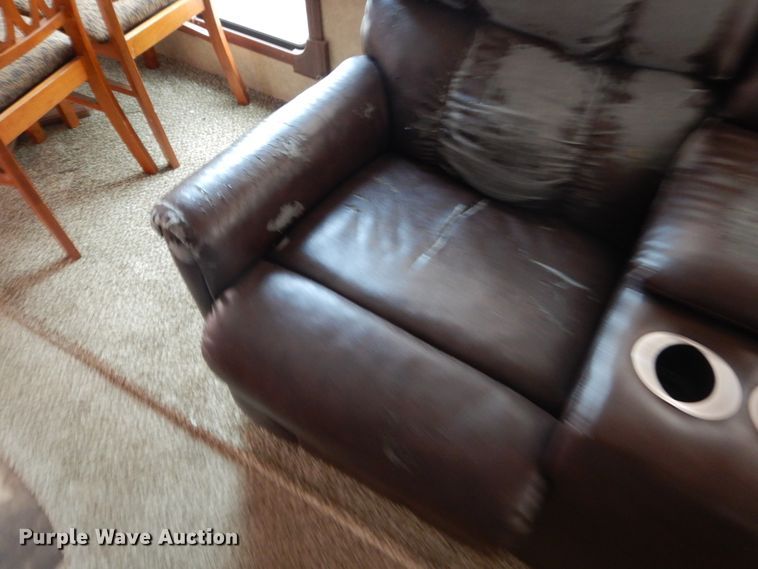 image for item GA9104 2015 Lacrosse Luxury Lite camper