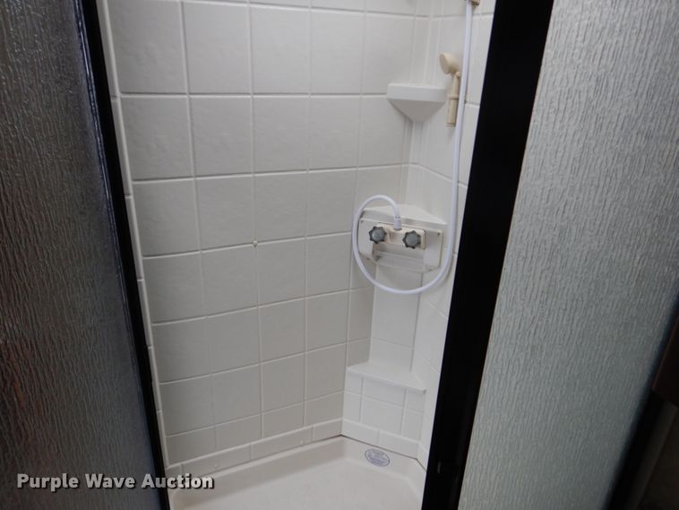 image for item GA9104 2015 Lacrosse Luxury Lite camper