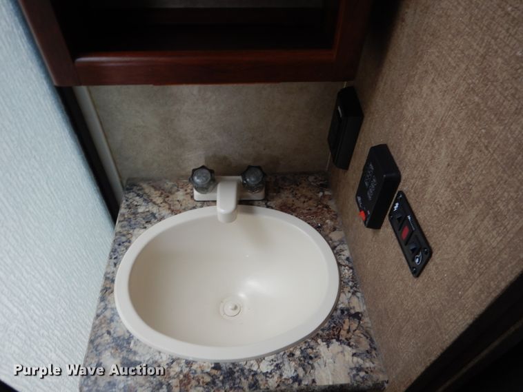 image for item GA9104 2015 Lacrosse Luxury Lite camper