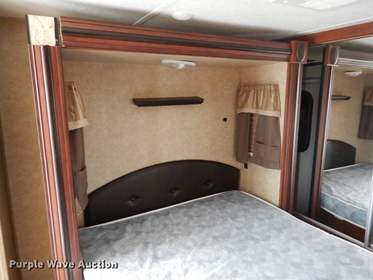 image for item GA9104 2015 Lacrosse Luxury Lite camper