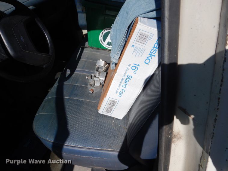 image for item GA9116 1988 Ford F250  pickup truck