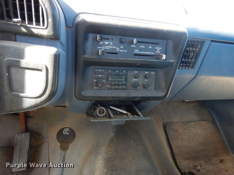 image for item GA9116 1988 Ford F250  pickup truck