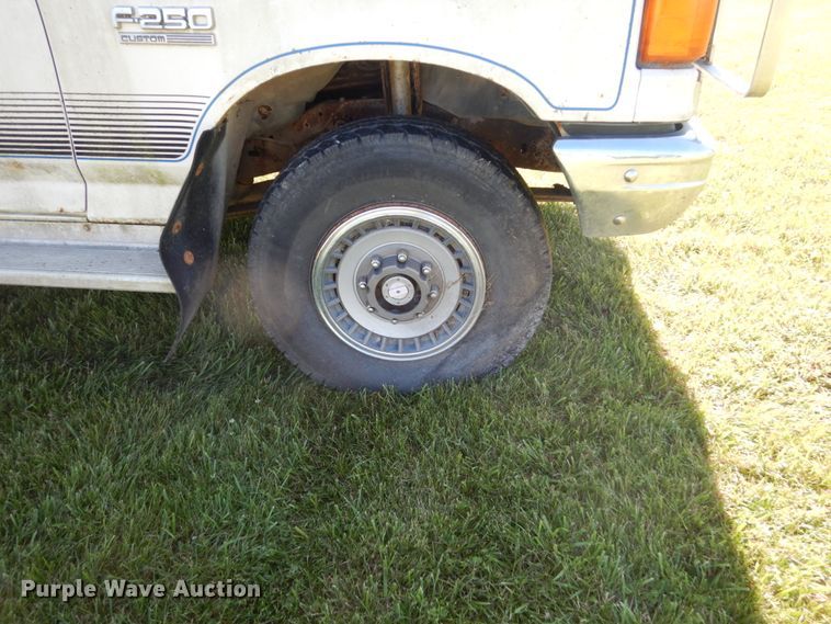 image for item GA9116 1988 Ford F250  pickup truck