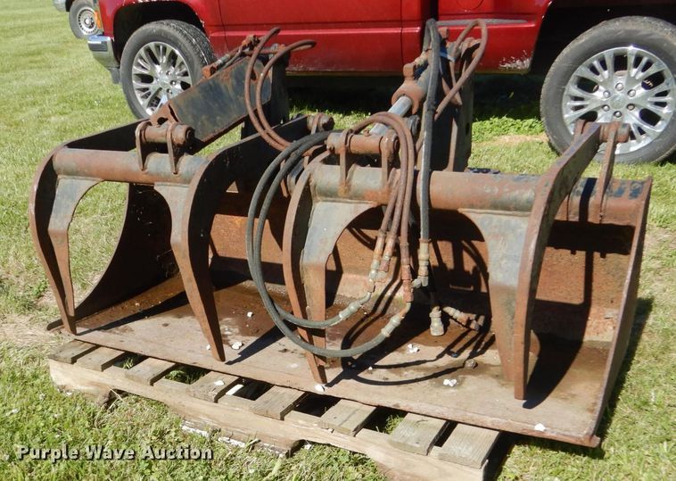 image for item GA9118 Thomas 9108U1142 skid steer grapple bucket