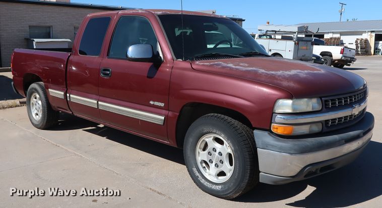 image for item GD9809 2001 Chevrolet Silverado 1500 Ext. Cab pickup truck