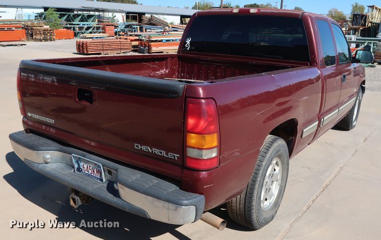 image for item GD9809 2001 Chevrolet Silverado 1500 Ext. Cab pickup truck