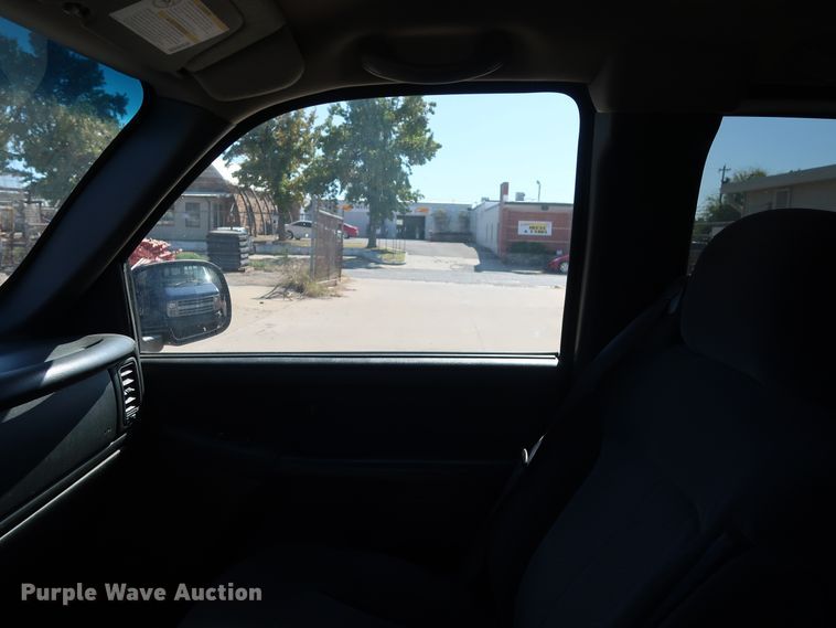 image for item GD9809 2001 Chevrolet Silverado 1500 Ext. Cab pickup truck