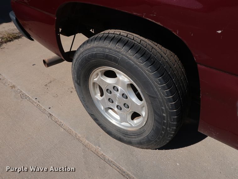 image for item GD9809 2001 Chevrolet Silverado 1500 Ext. Cab pickup truck