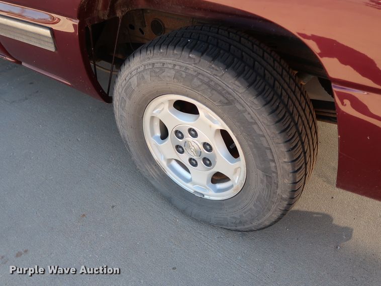 image for item GD9809 2001 Chevrolet Silverado 1500 Ext. Cab pickup truck