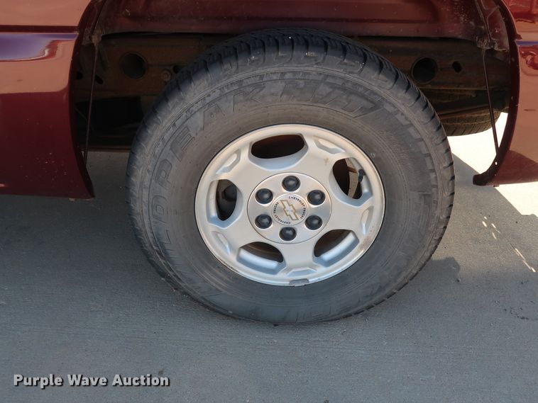 image for item GD9809 2001 Chevrolet Silverado 1500 Ext. Cab pickup truck