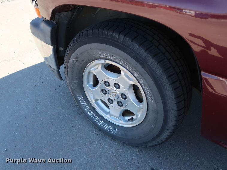 image for item GD9809 2001 Chevrolet Silverado 1500 Ext. Cab pickup truck