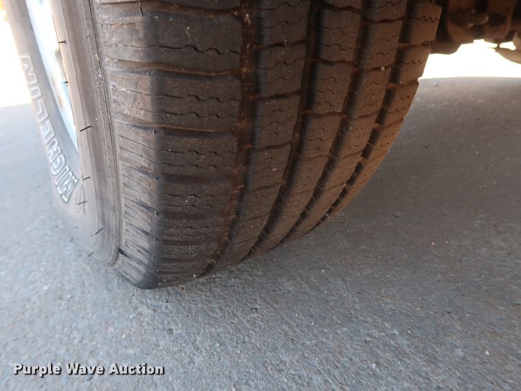 image for item GD9809 2001 Chevrolet Silverado 1500 Ext. Cab pickup truck