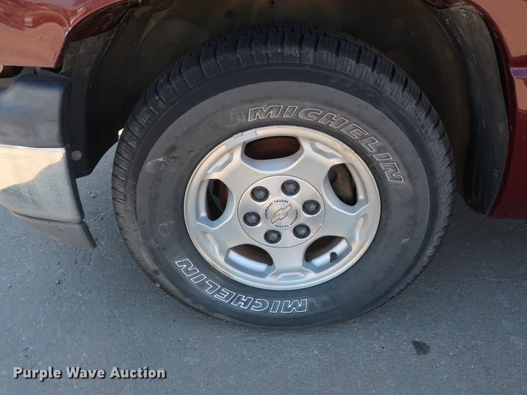 image for item GD9809 2001 Chevrolet Silverado 1500 Ext. Cab pickup truck