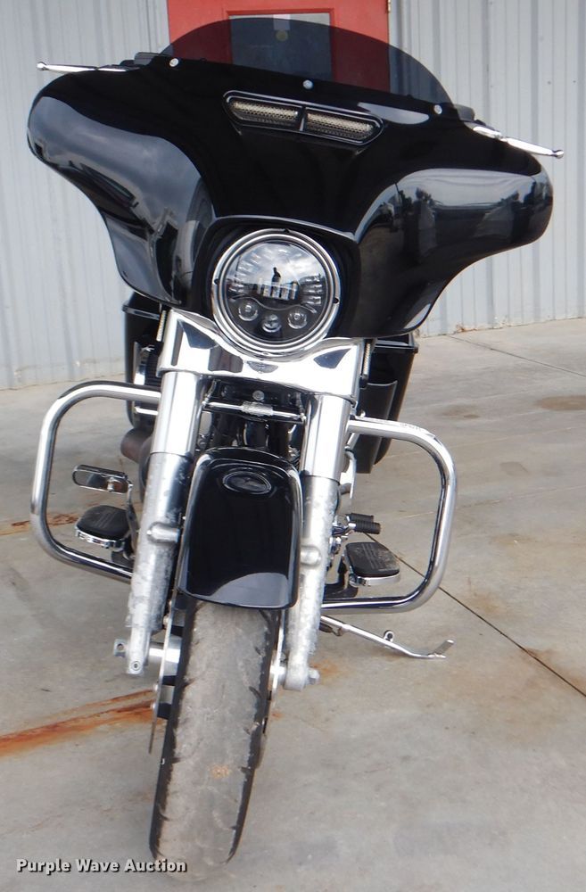 image for item GF9245 2017 Harley Davidson Street Glide motorcycle