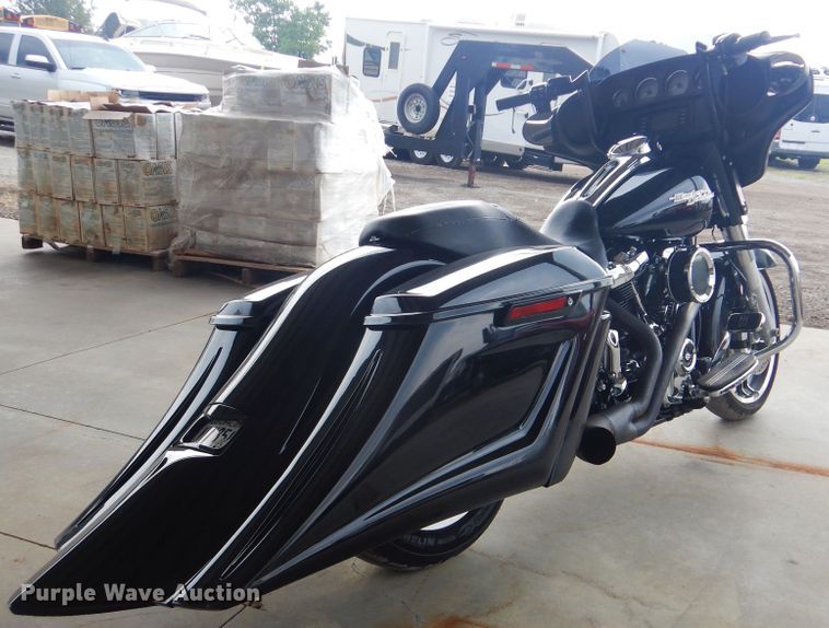 image for item GF9245 2017 Harley Davidson Street Glide motorcycle